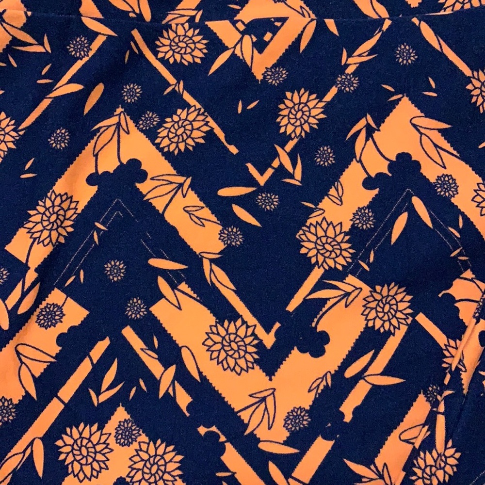 TC2 LuLaRoe leggings New with out Tags - Picture 2 of 7